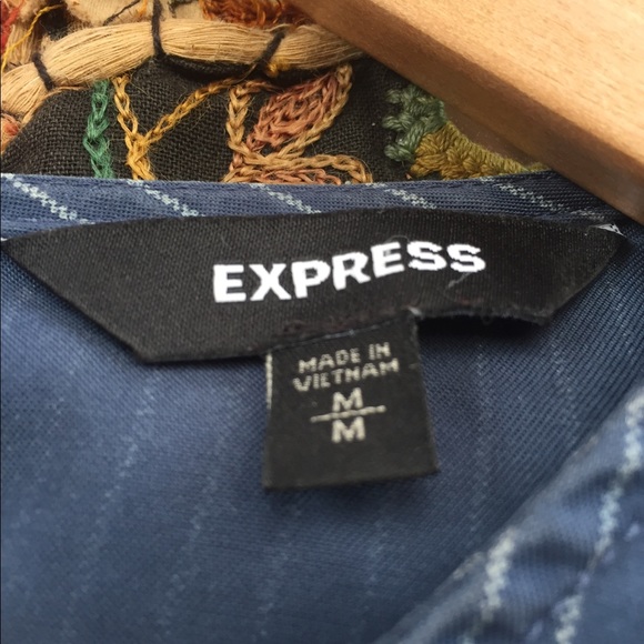 Express Blouse - Picture 3 of 3